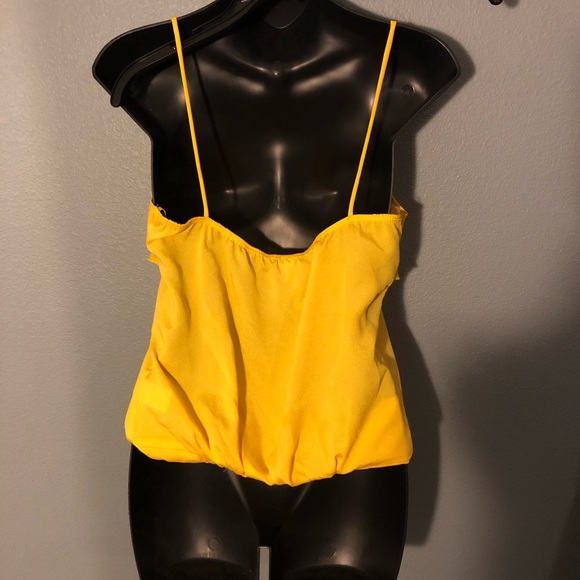 Yellow v neck sleeveless blouse - Picture 2 of 2